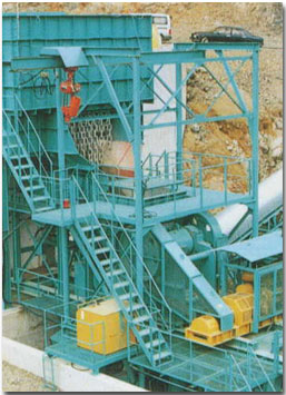 Working site of a crushing plant